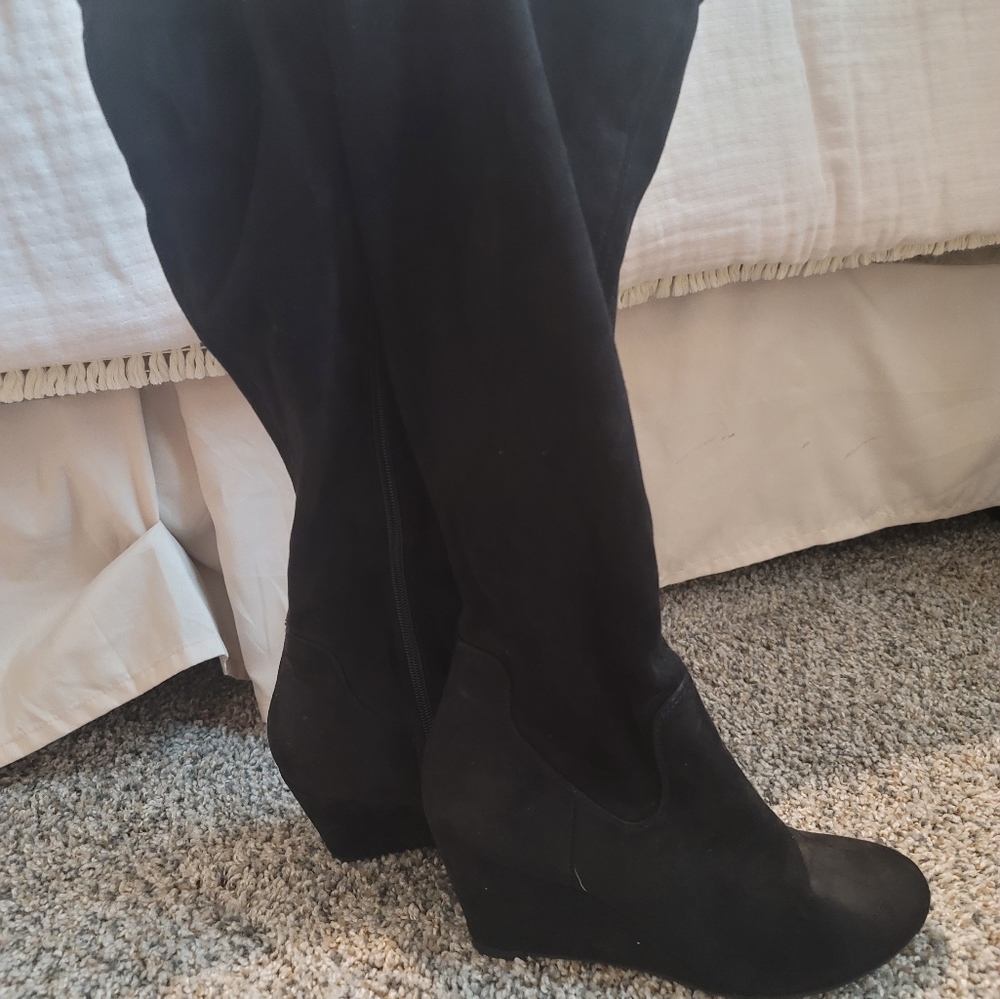 Black Knee High Wedges, Size 8.